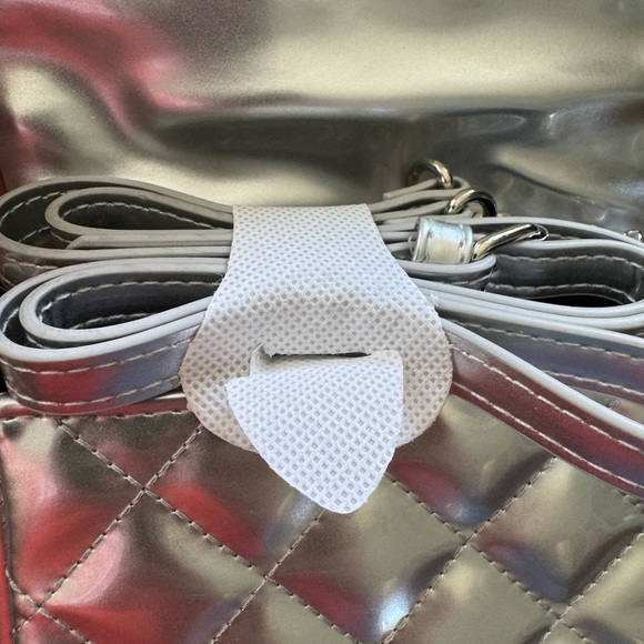 Silver Quilted Chain Bag - Picture 4 of 4